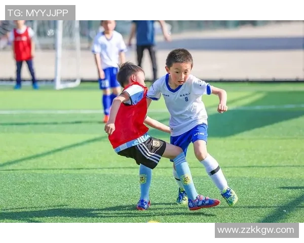 足球球星小手办收藏展示带你感受绿茵激情与独特魅力