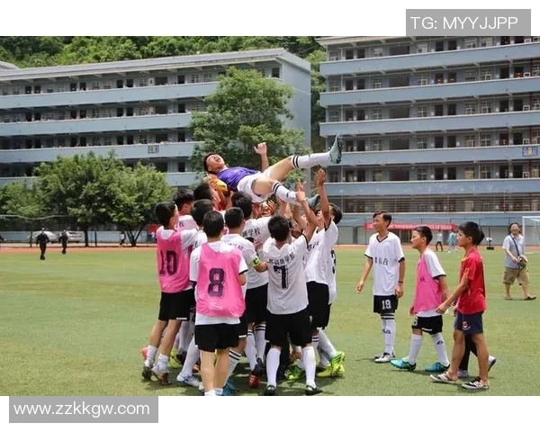 都匀足球球星闪耀赛场书写青春热血传奇故事 都匀足球球星闪耀赛场书写青春热血传奇故事